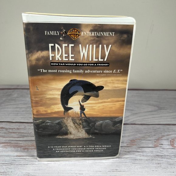 Free Willy (VHS, 1993, Clamshell) Movie - Picture 1 of 3